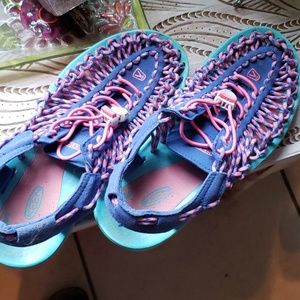 keen sandals